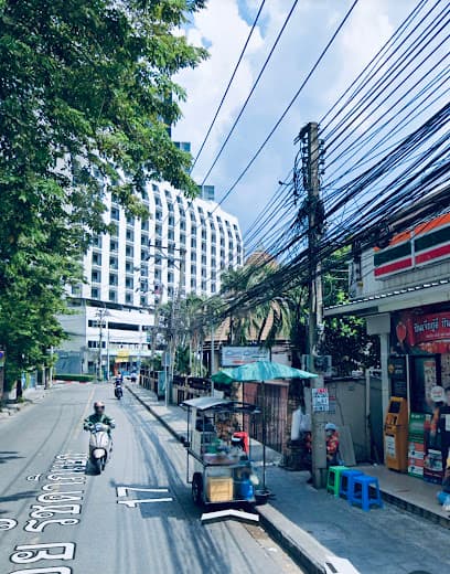 The Kris 7 - Main Image