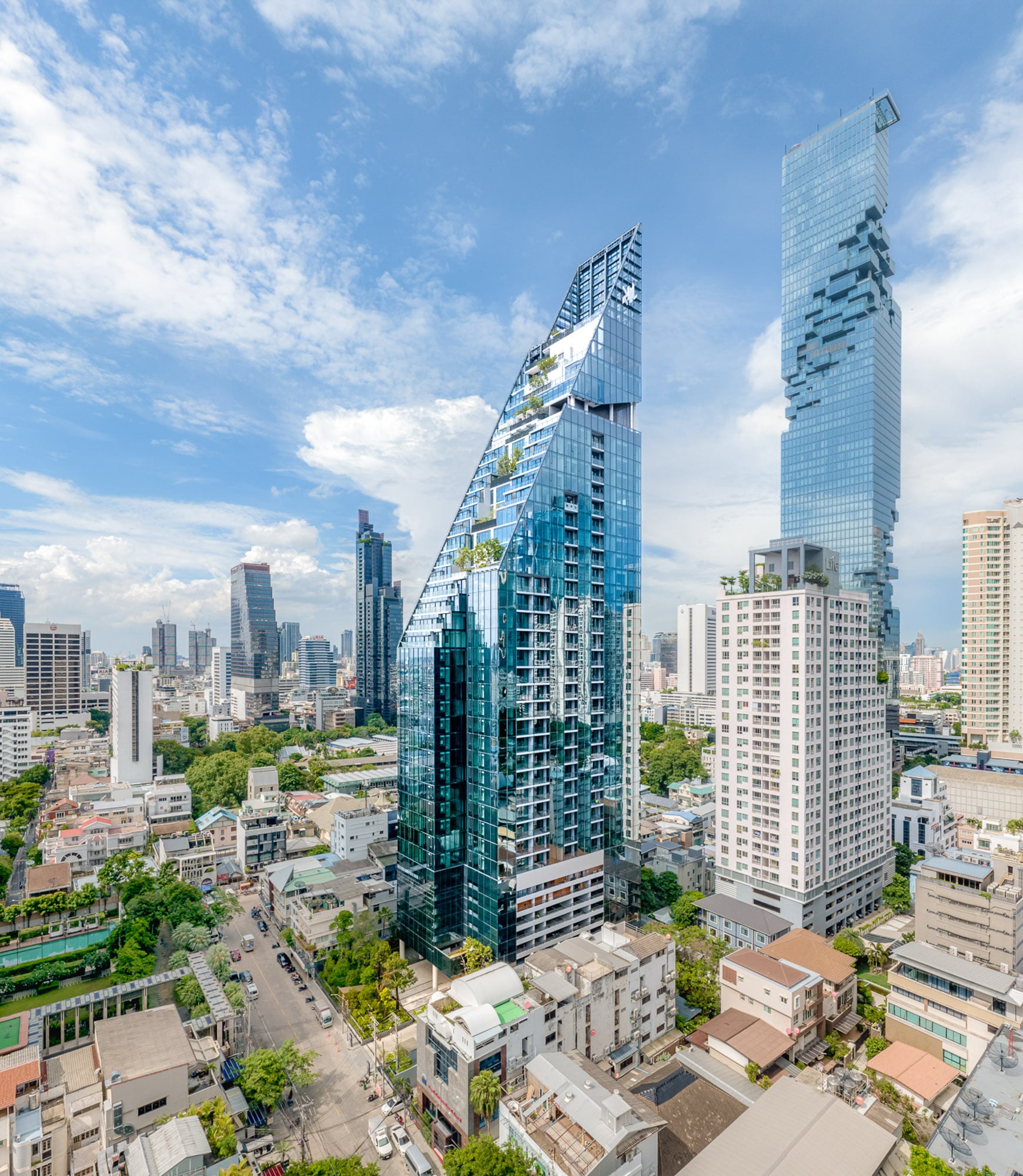 Tait Sathorn 12