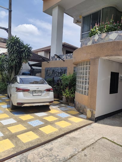 Piyaphirom Condo