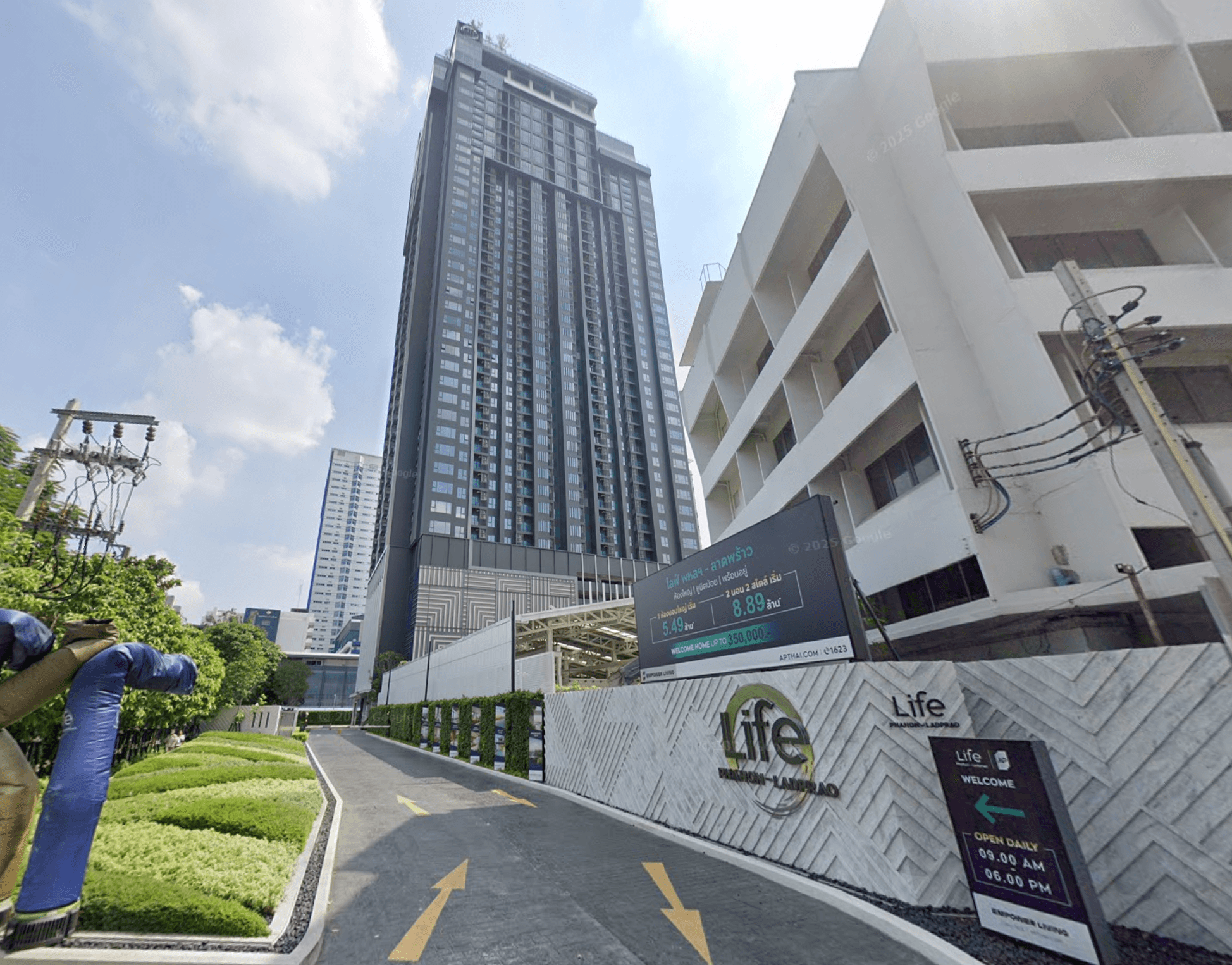Life Phahon-Ladprao condo in Thailand
