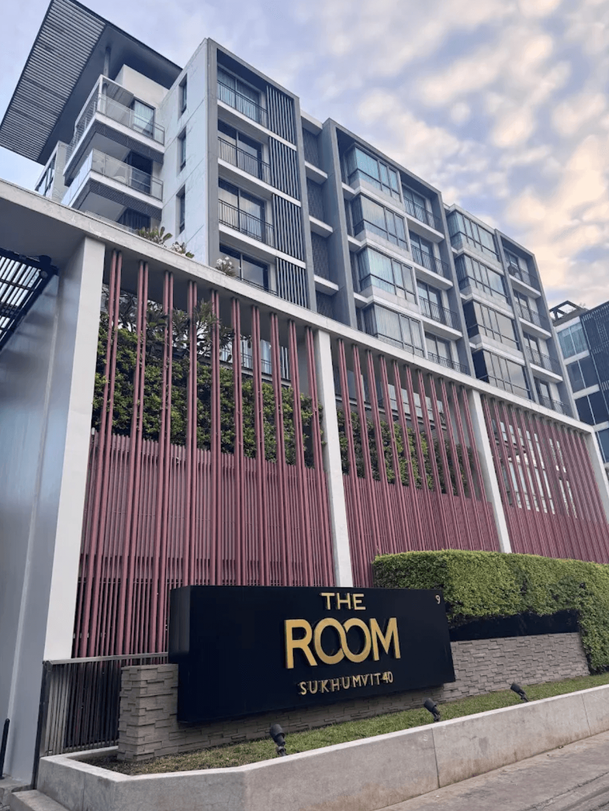 The Room Sukhumvit 40 - Main Image