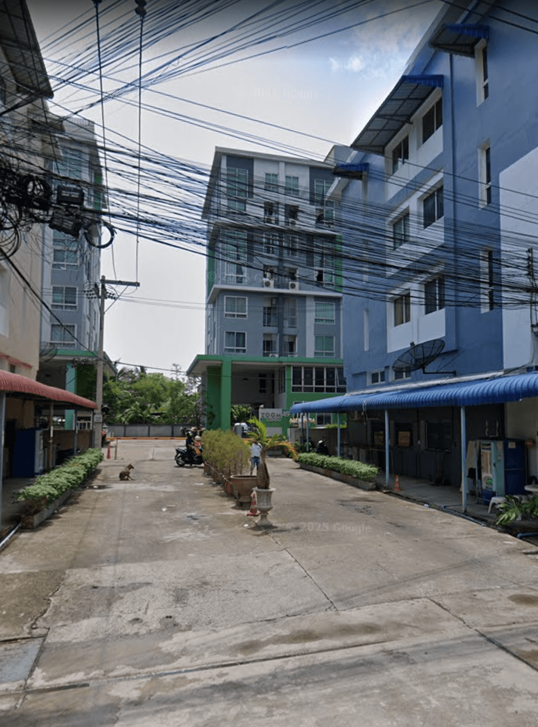 Zoom Condo 49 - Main Image